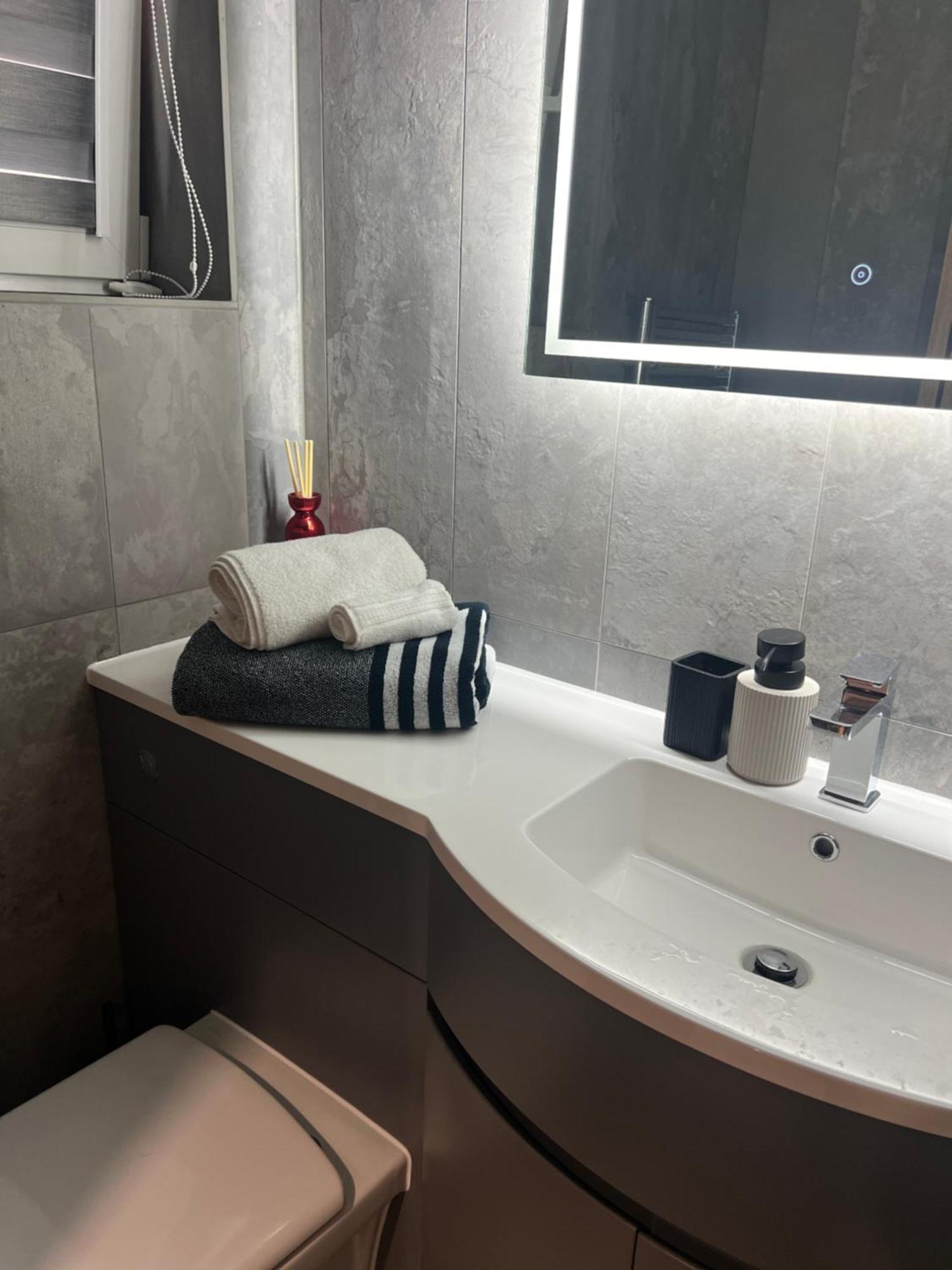 New Built Cosy Apartment Within Walking Distance Of Churchill Hospital 牛津 外观 照片